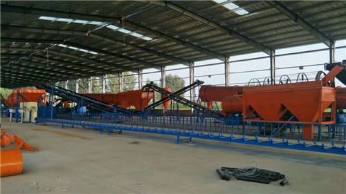 年產1萬噸的豬糞有機肥生產線實拍